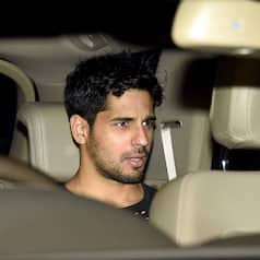 Sidharth Malhotra reaches Alia Bhatt’s residence to wish birthday at her private party, see pics!