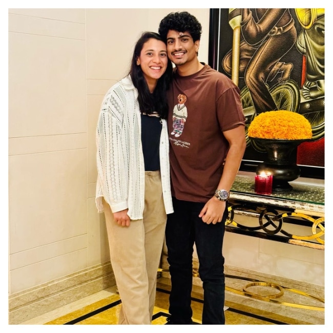 Smriti Mandhana and Palaash Muchhal cut a cake, thus celebrating their ...