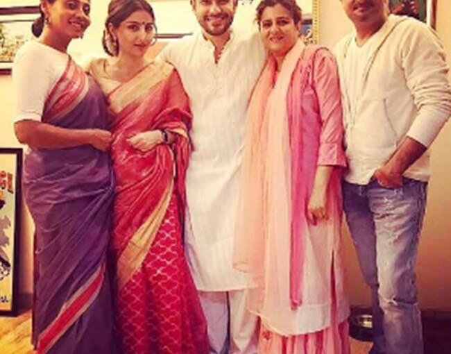 Soha Ali Khan with Kunal Khemmu and family