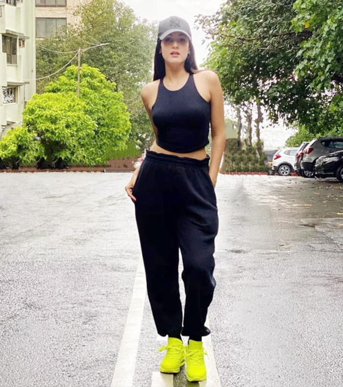 Sonal Chauhan Flaunts Her Contagious Smile