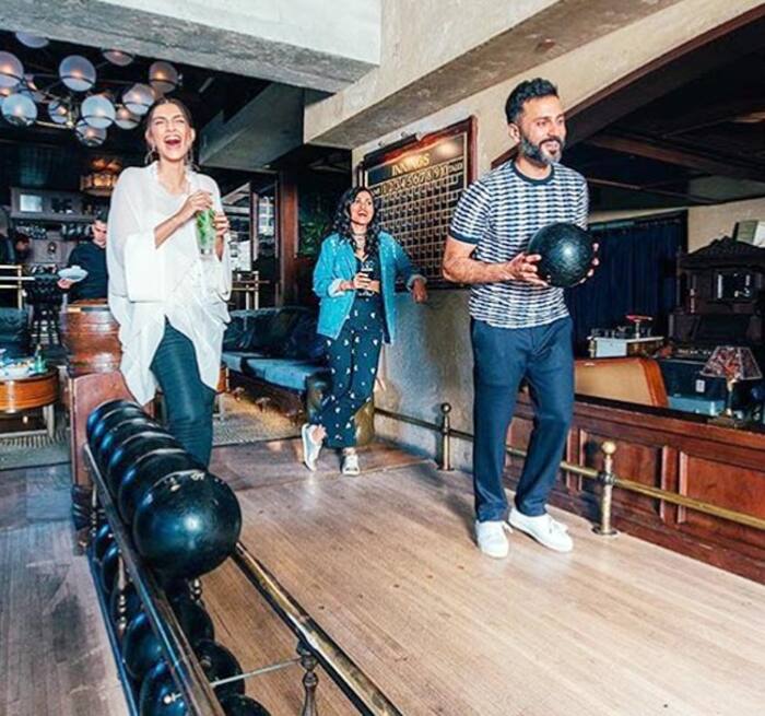 Sonam Kapoor Ahuja And Anand Ahuja Enjoy a Session of Bowling in Los Angeles, See Picture