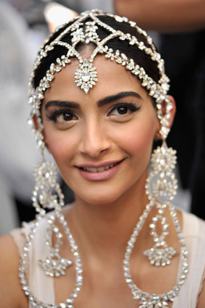 Sonam Kapoor embellished with jewels as bride of Ralph & Russo fashion show