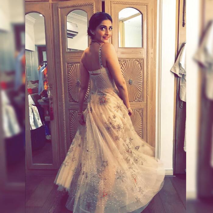Sonam Kapoor shares a beautiful picture on Instagram