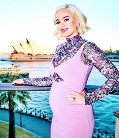 Soon-to-be Mommy, Katy Perry Proudly Shows Off Her Baby Bump in Her Instagram Pictures And Looks Stunning as Always