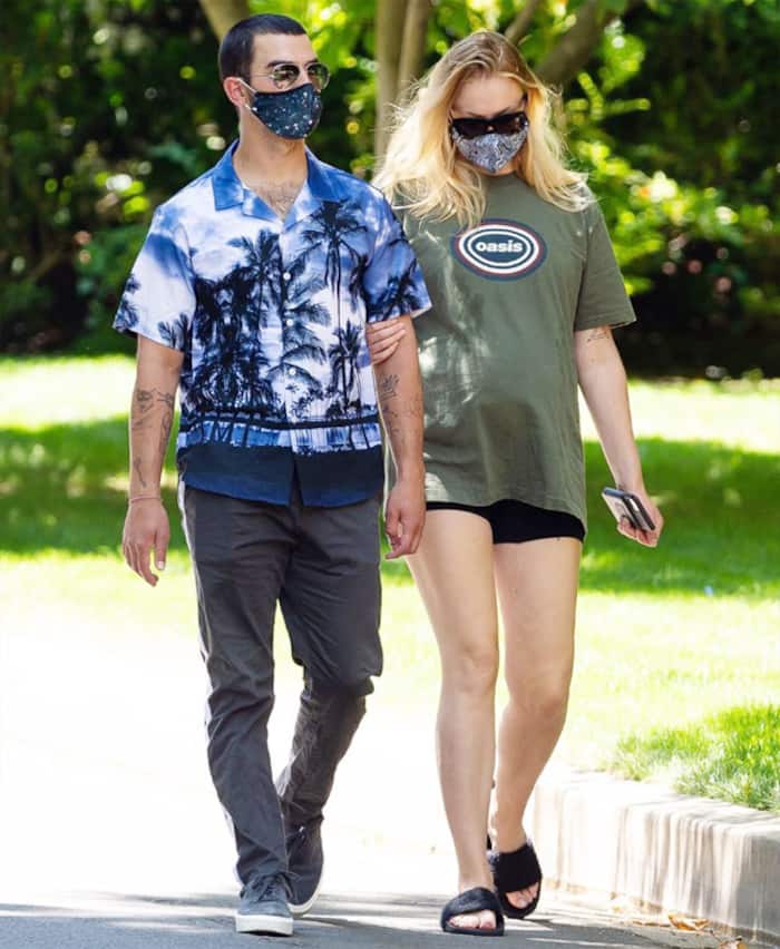Sophie Turner goes for breakfast date with husband Joe Jonas and family