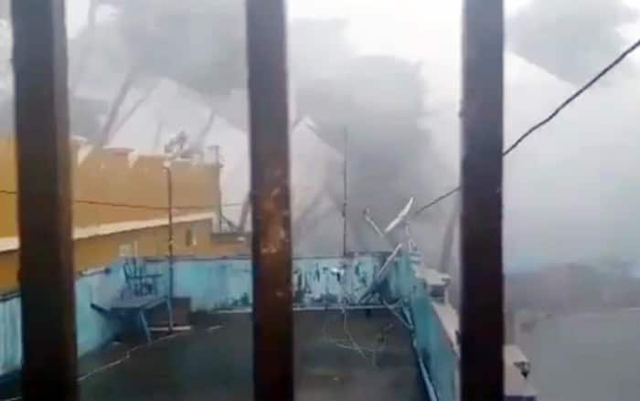 ‘Sound And Fury’: This is How Cyclone Fani Makes Landfall in Odisha’s Puri – Watch Video