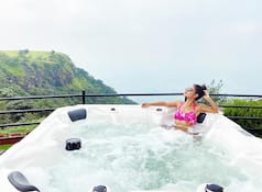 Sreejita De Enjoys Some Hot Water Bath Amid Hills And Everything Beautiful at Mount Kusur