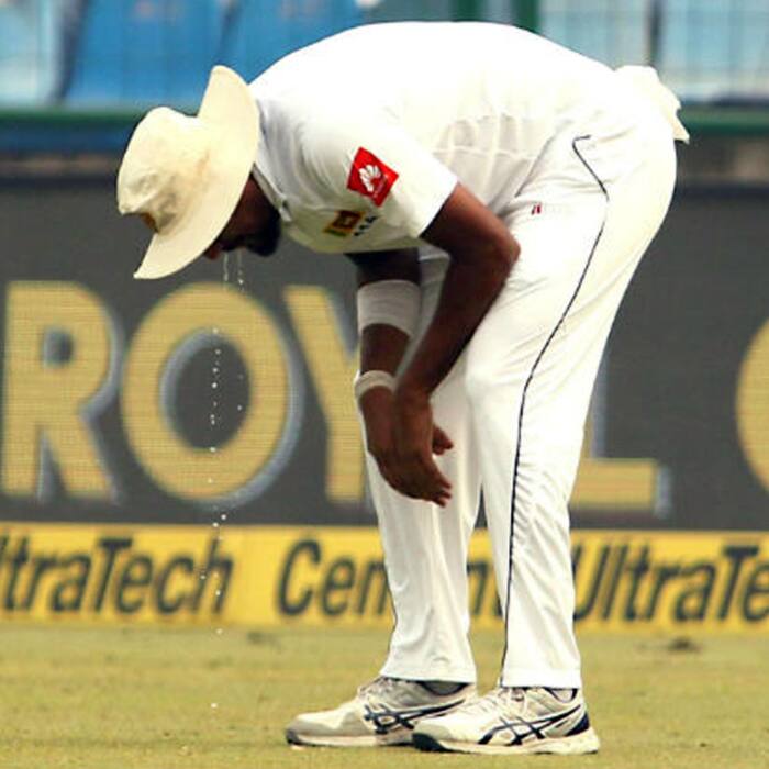 Sri Lankan player vomits on field  amid concern over Delhi pollution