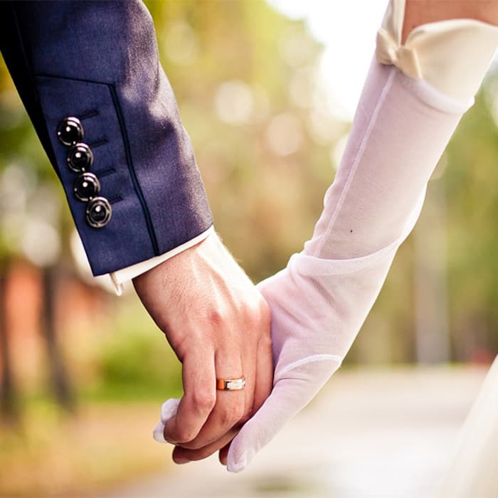 Start getting close and especially the touch factor