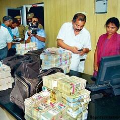 9 things you need to know about Income Tax raids following currency ban!