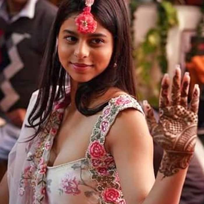 Suhana Khan in pink floral lehenga at Delhi wedding