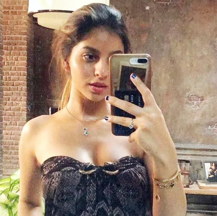 Suhana Khan is an Absolute Hotty in Her Black Outfit