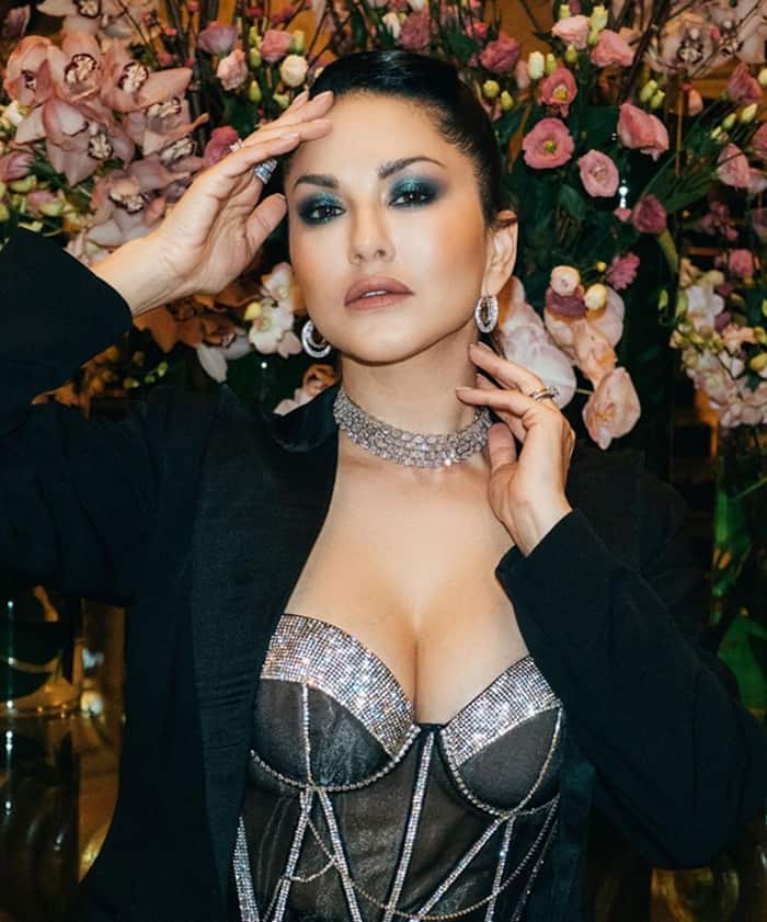 Sunny Leone Bindas Beauty