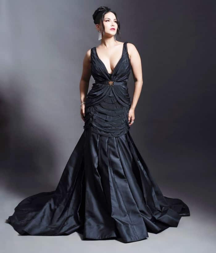 Sunny Leone Looks Mesmerising in Black Frill Gown