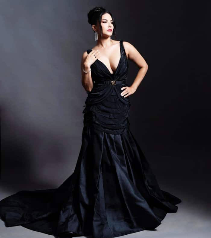 Sunny Leone Makes Jaws Drop in Black Frill Gown