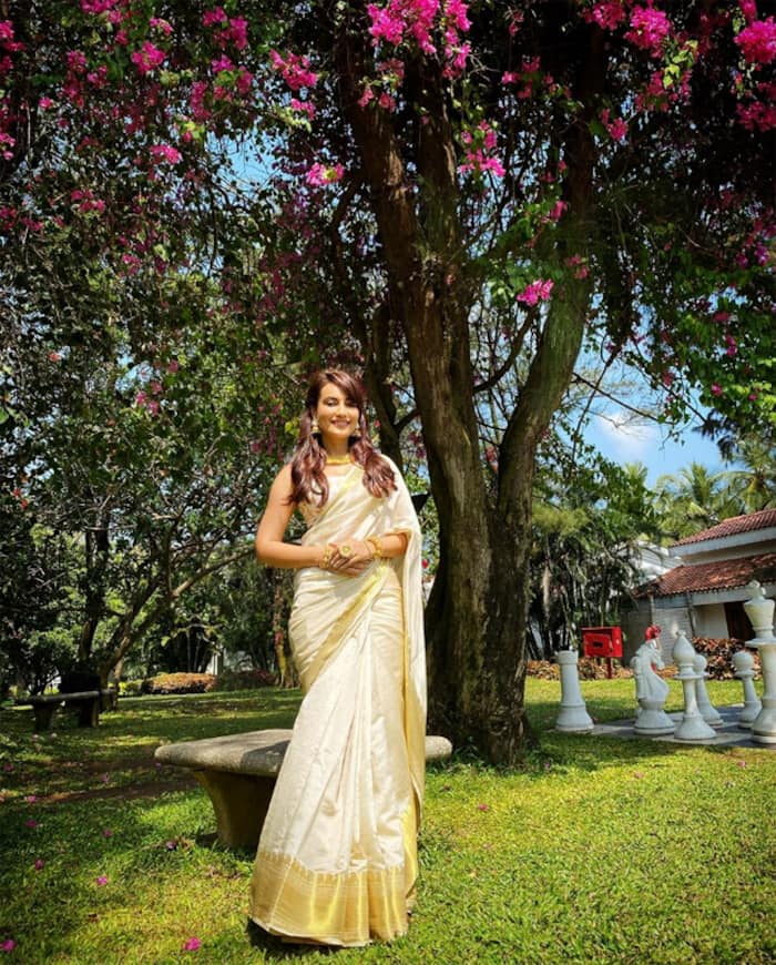 Surbhi Jyoti’s sun kissed Picture Will Make Your Heads Turn
