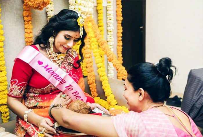 Sushmita Sen blesses sister-in-law Charu Asopa during her God Bharai function