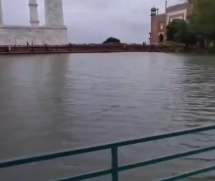 Taj Mahal under threat 