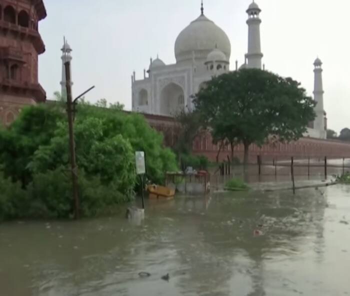 Taj Mahal under threat 