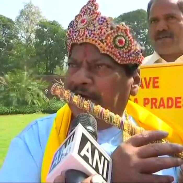 Telugu Desam Party MP Siva Prasad during protest against special category status