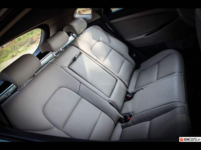 The all-new Hyundai Tucson comes with 60:40 Split foldable rear seats feature which complements the  ergonomics of the new Tucson SUV as the seats are designed to ensure maximum comfort and dynamic space.