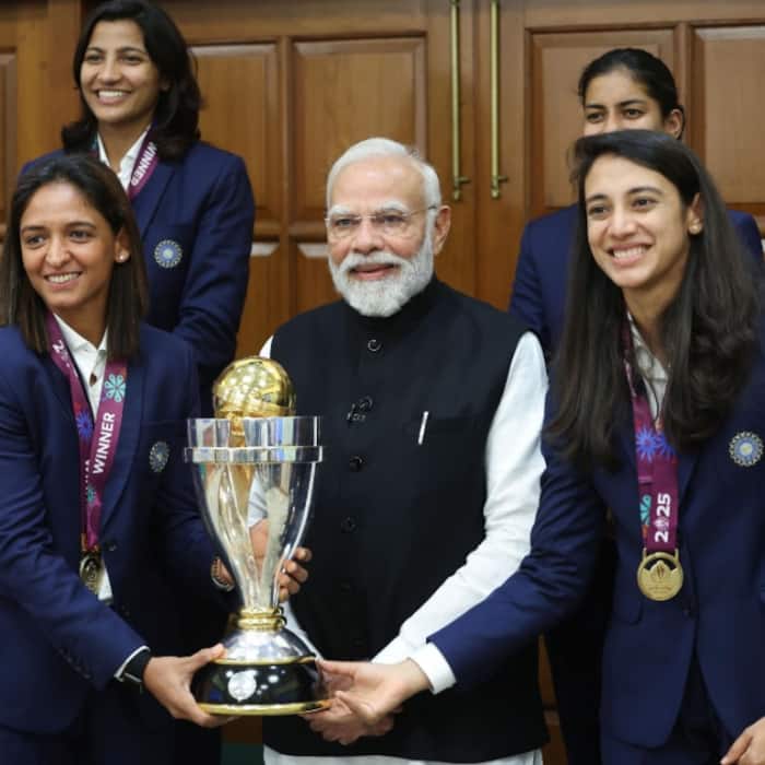 The Prime Minister appreciated the Indian women   s team for their outstanding comeback in the tournament after losing three matches in a row