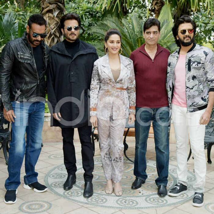 The team posed for the shutterbugs