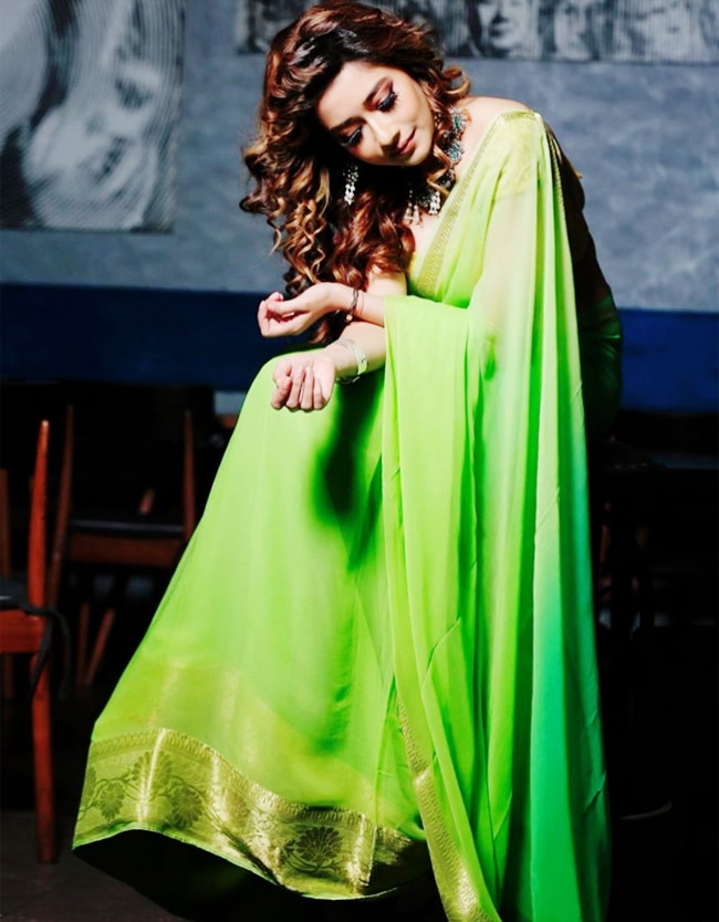 Tina Datta looks ravishing