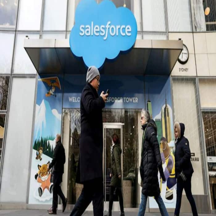 Total employees at Salesforce before layoffs