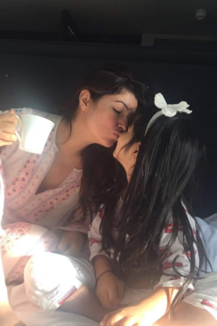 Twinkle Khanna kissing daughter Nitara