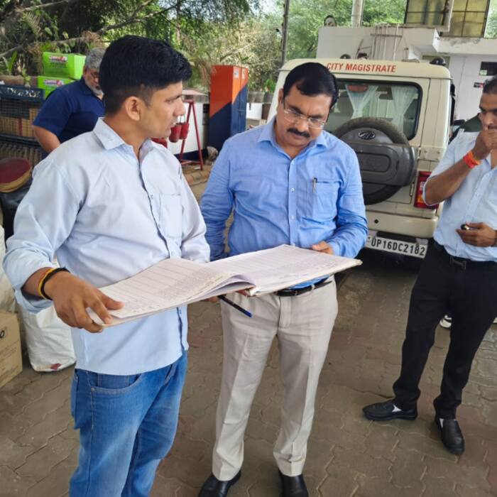 UP Government on Alert Over Rumours and Black Marketing of Gas  Petrol and Diesel