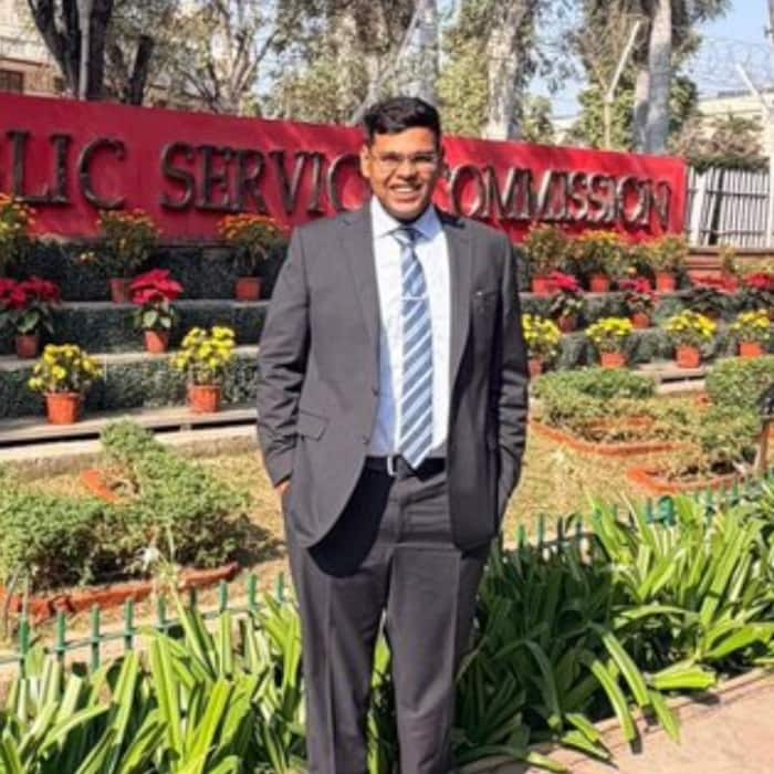 UPSC CSE Result Rank 3 Holder  Akansh Dhull