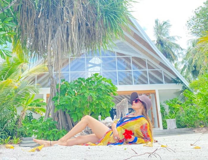 Tina Datta Exudes Oomph in Stunning Throwback Pictures From Maldives
