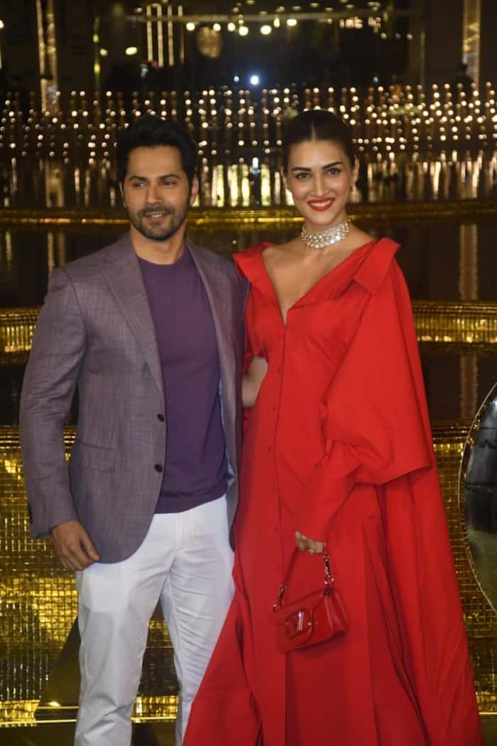 Varun Dhawan And Kriti Sanon - Swagger