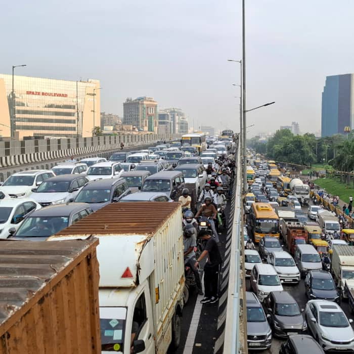 Vehicles stuck in traffic on the Gurugram- Sohna elevated road following rainfall, in Gurugram, Haryana (1)