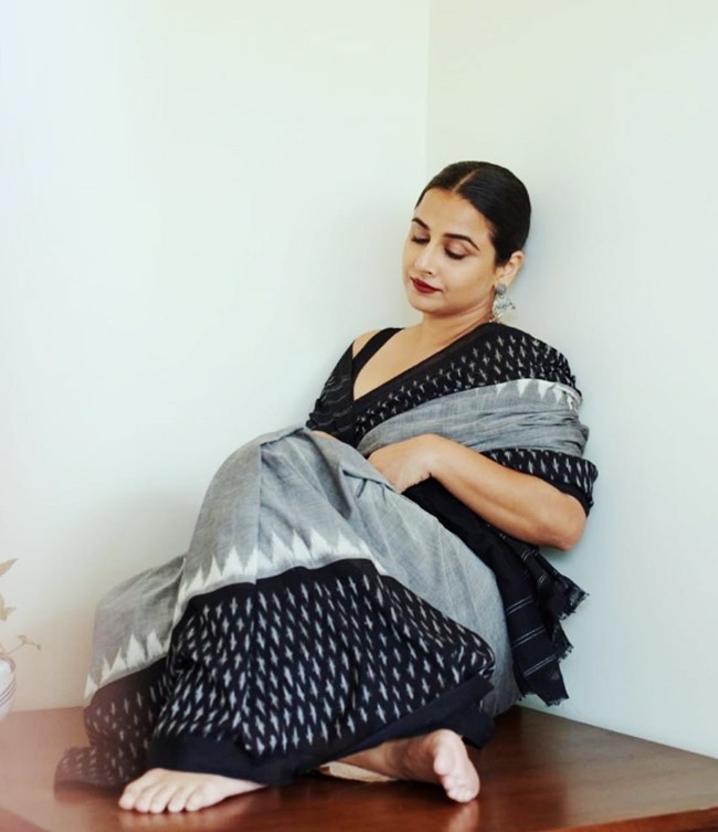 Vidya Balan Flaunts Her Extremely Beautiful Black Saree Vidya Balan Flaunts Her Extremely Beautiful Black Saree