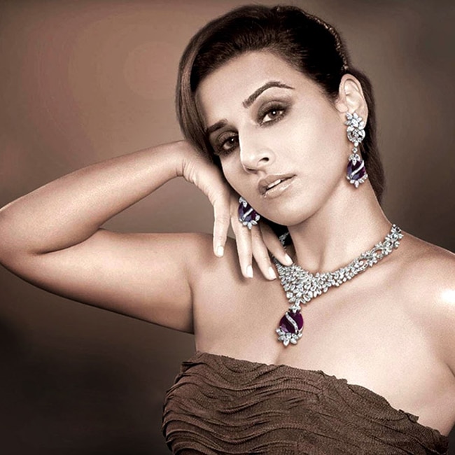 Vidya Balan poses for a seductive picture Vidya Balan poses for a seductive picture