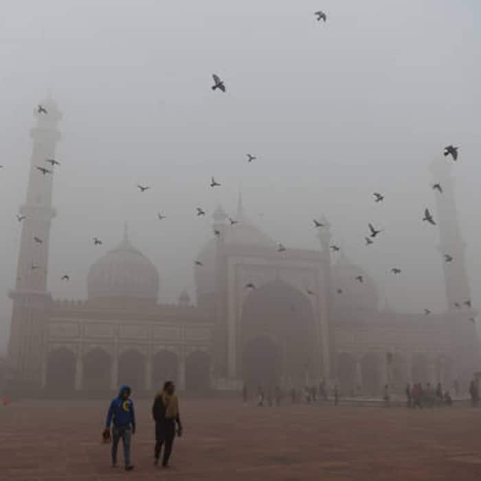 View of smog ridden Jama Masjid in Delhi