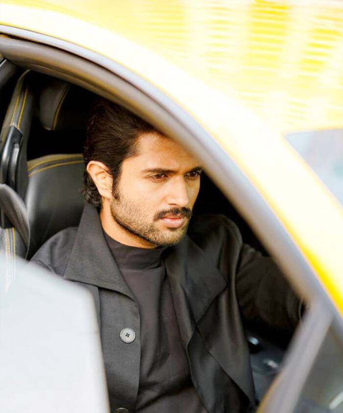 Vijay Deverakonda looks hot as he pulls of polo roll-neck so well