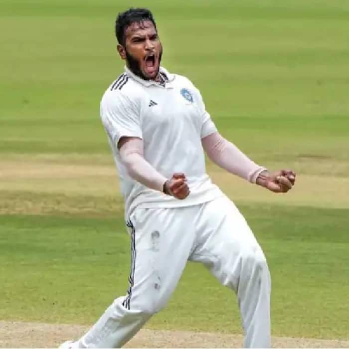 Vijaykumar Vyshak is known as  death over  specialist