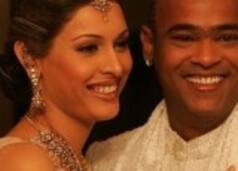 Vinod Kambli's first wife was hotel receptionist, now works as..., her name is...