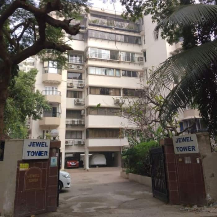 Vinod Kambli owns a lavish 3 BHK home in Jewel Tower apartment