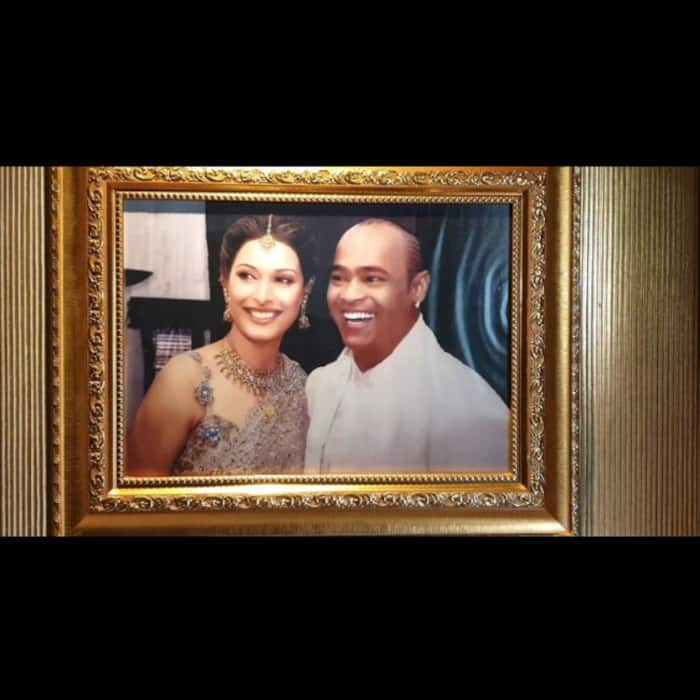 Vinod Kambli s house has beautiful potrait with wife Andrea Hewitt