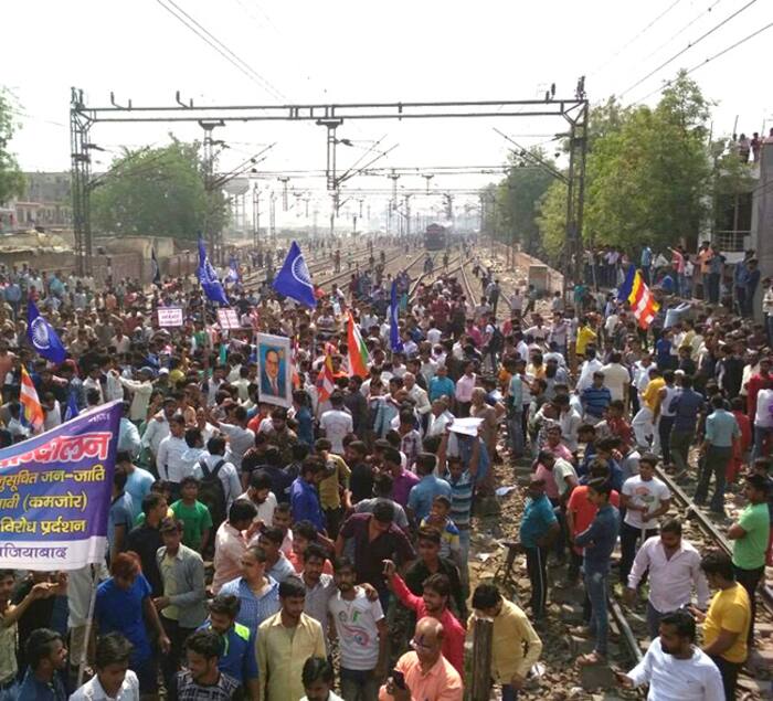 Violence in Ghaziabad  Uttar Pradesh following Bharat Bandh