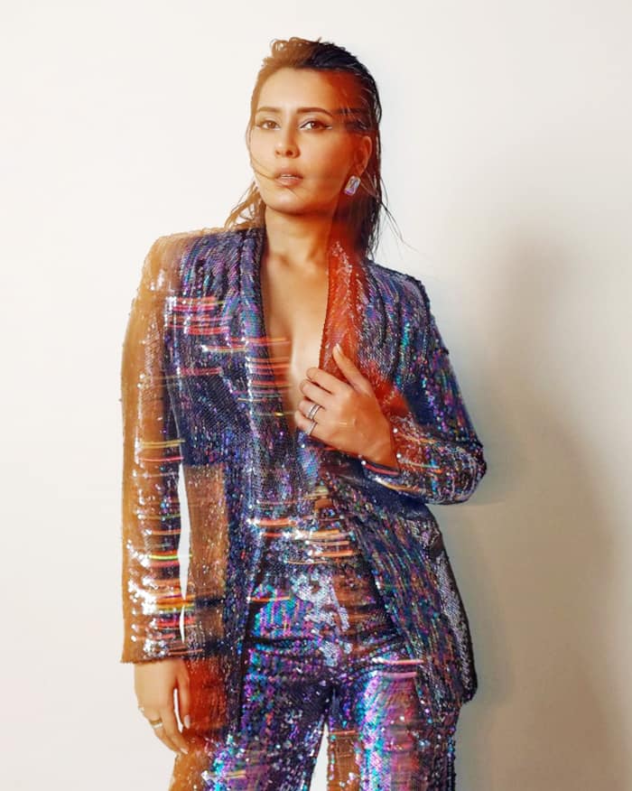 vRashii Khanna Exudes Sultriness