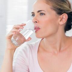 7 amazing health benefits of drinking warm water
