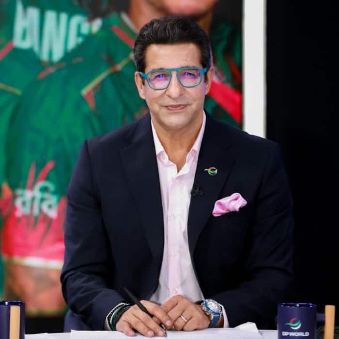 Wasim Akram's reported net worth is Rs 218 crore(00)