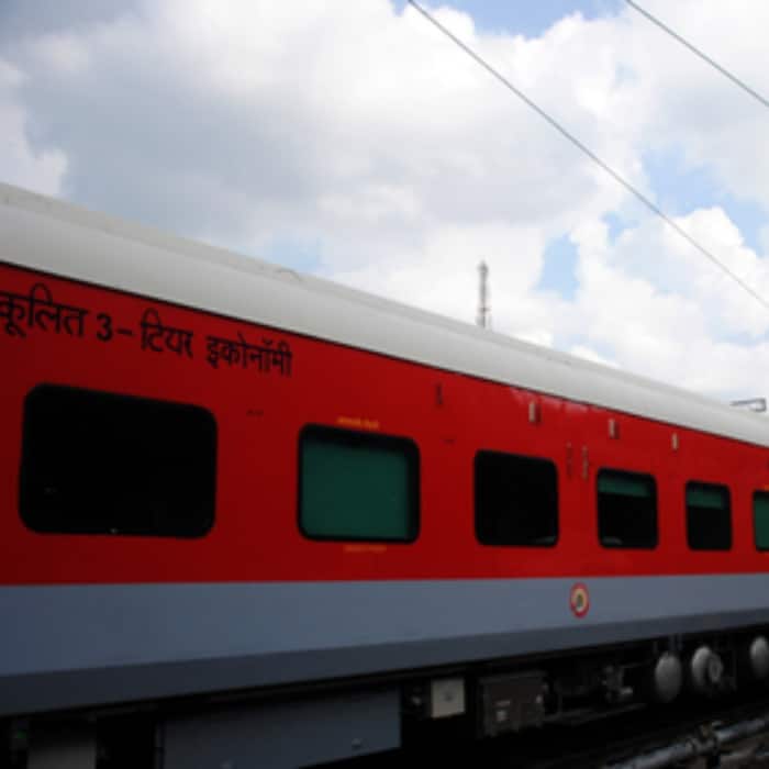 What are the differences between M1 coaches versus regular 3 AC coaches 