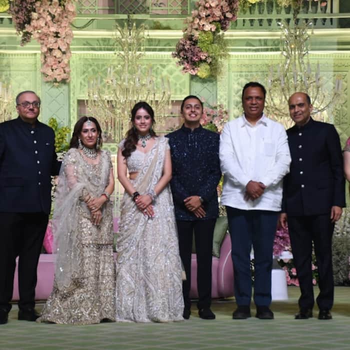 Who are Mudit Dani s parents 