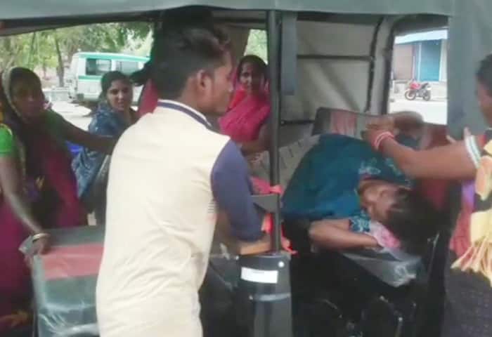 Woman gives birth to her child in auto rickshaw in Chhattisgarh